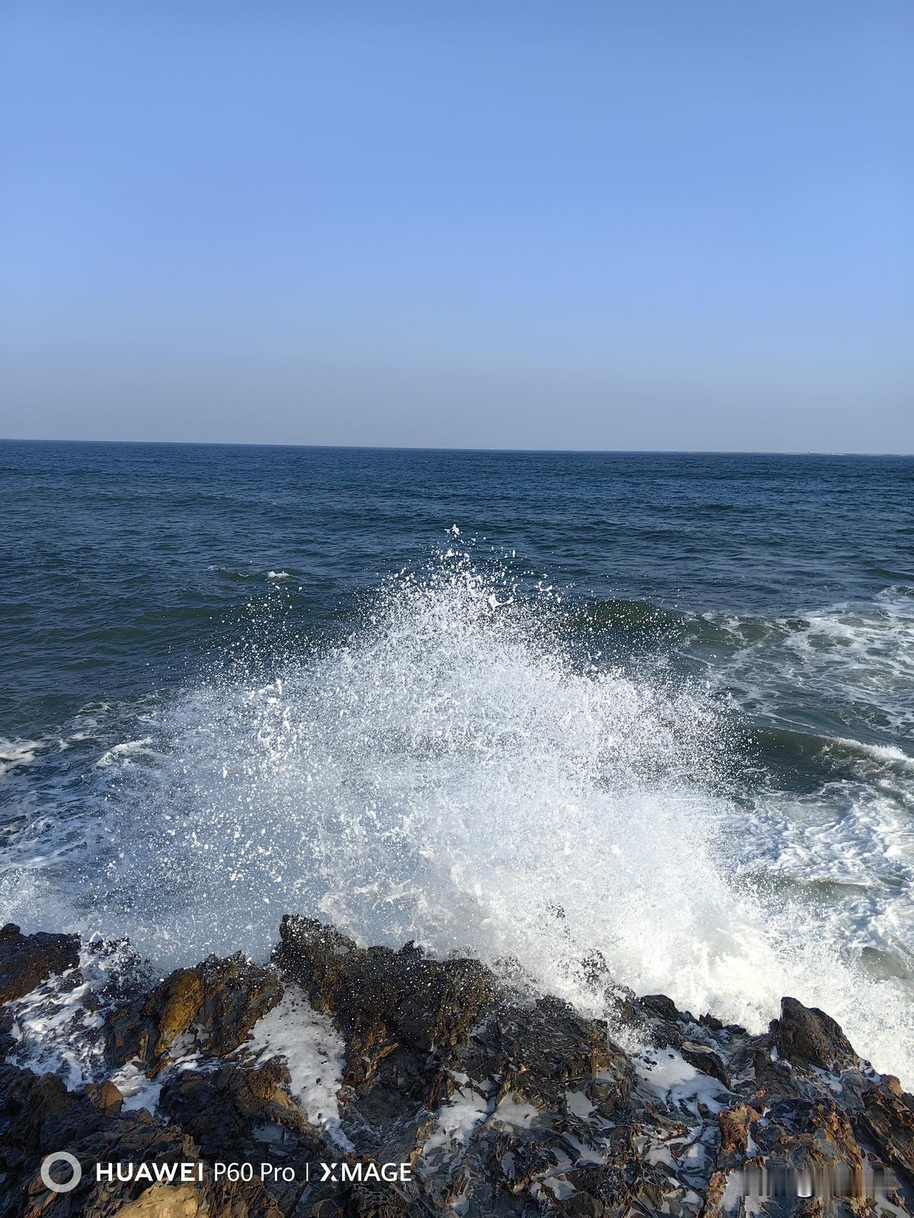 我很喜欢这句：“关关难过关关过，前路漫漫亦灿灿。”再难的事，一件一件扛过