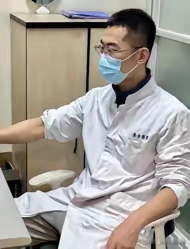 49岁外科男医生查出癌症晚期，卖了房前往北兰国申请安乐死，在病床上躺着准备注射时