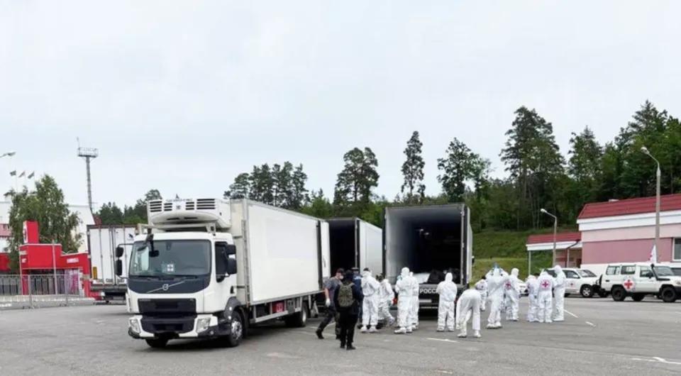 从无限期拒绝接收遗体到被迫移交1212具遗体，乌克兰政府最终顶不住国际压力了！但