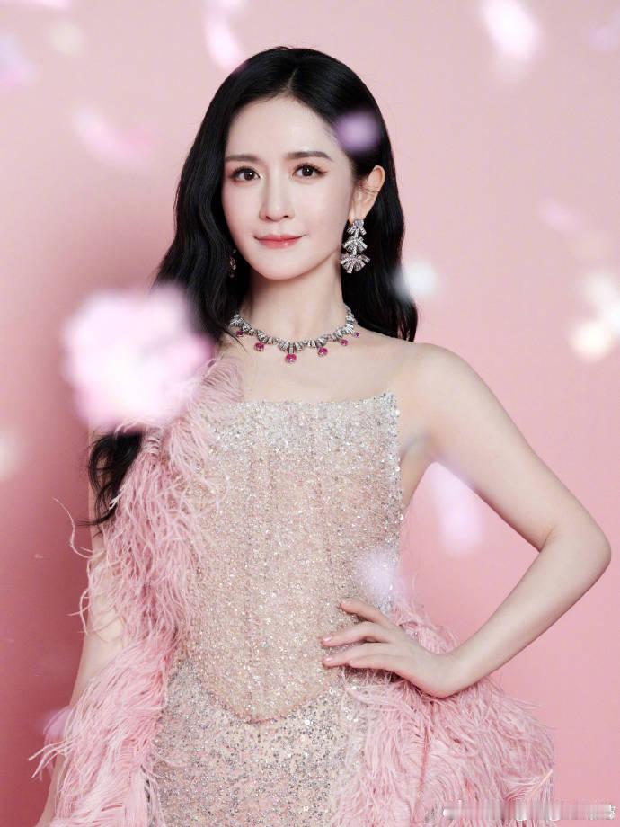 谢娜演唱会10首唱跳舞台谢娜说演唱会有10首唱跳舞台谢娜透露演唱会有10首唱跳