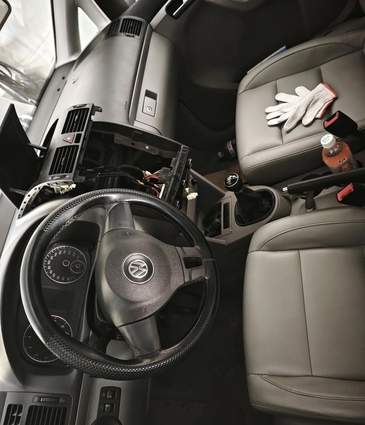 老车维修，就是个越修越亏钱的死循环。这背后，是汽车从“传家宝”变成“电子快消品