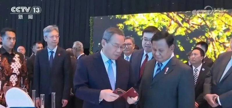 华为三折叠，又出现在新闻联播了！在民间流传着这样一句话，能够上新闻联播的，在