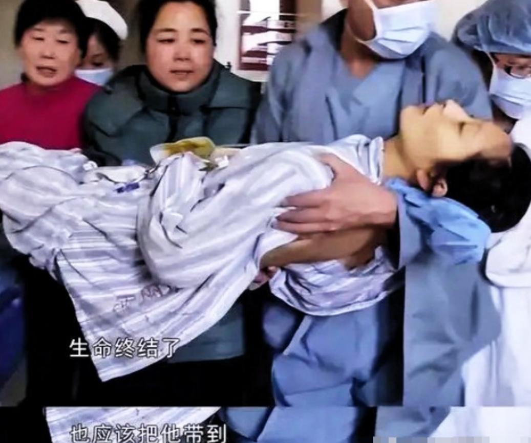 28岁女研究生怀孕七个月查出肝癌，丈夫凑了180万，只为给她治病，谁料，女子竟哭