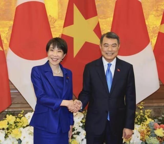 日本针对中国疯狂串联，不再遮遮掩掩，而是主动挑衅，这在二战后实属罕见！美菲“肩并