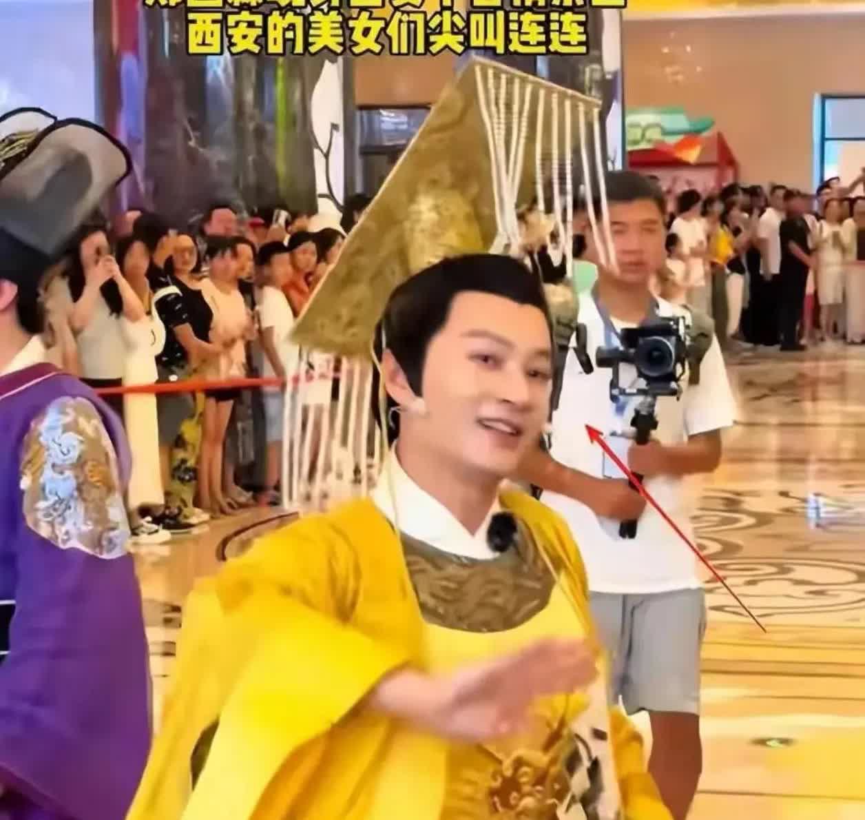 终于搞明白了！郑国霖之所以去景区打工，不是因为他不知道短剧挣得多，而是因