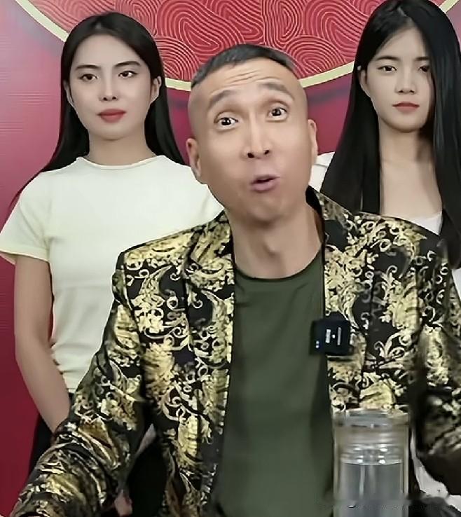 有人问杨毅的黄金搭档条子，郭德纲和杨毅的相声谁更厉害，让他评价两句。条子乐乐就说
