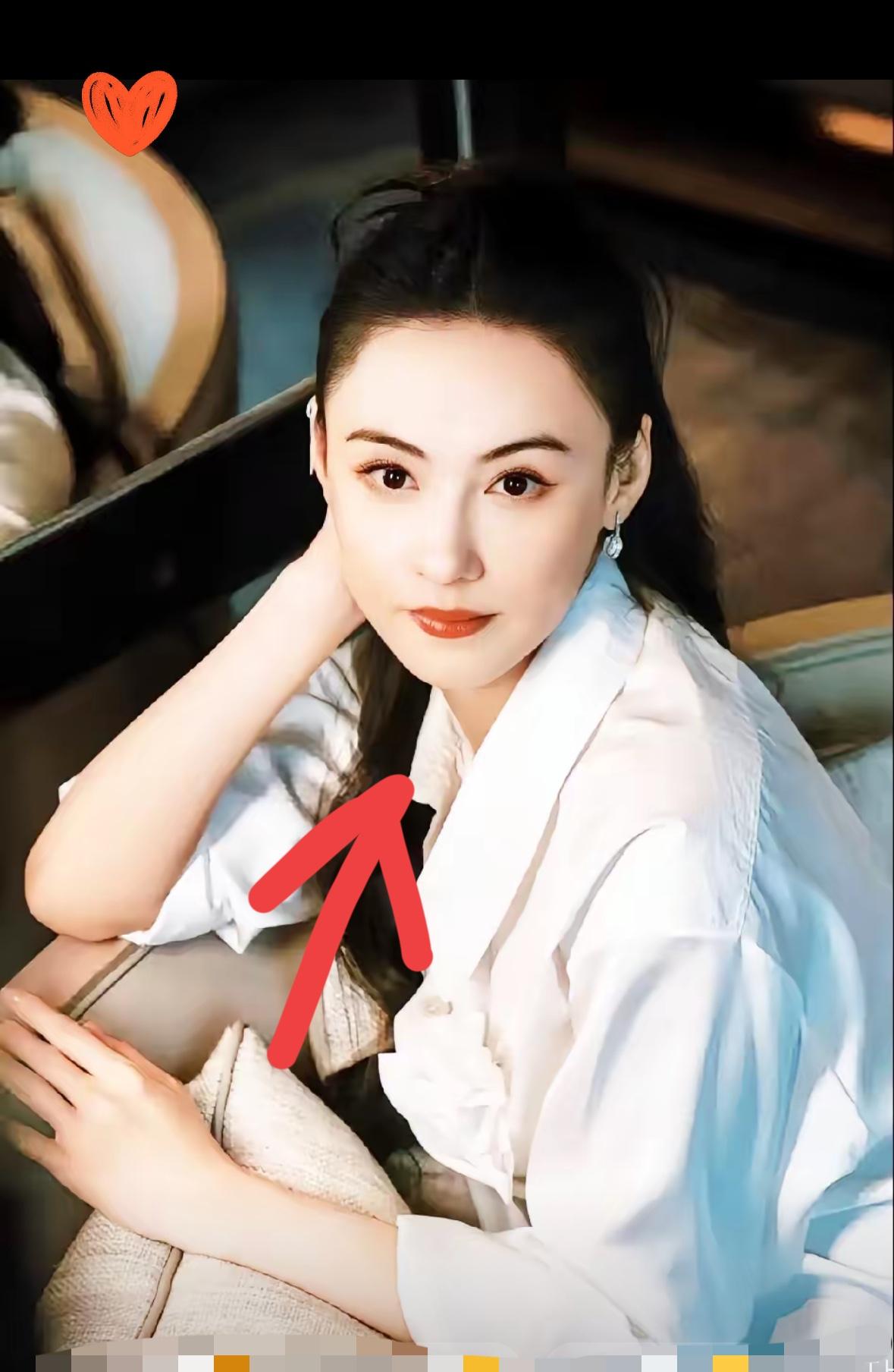 谢霆锋早就发现了就连王菲都知道，其实，张柏芝都已经45岁的人了，根本就把所有