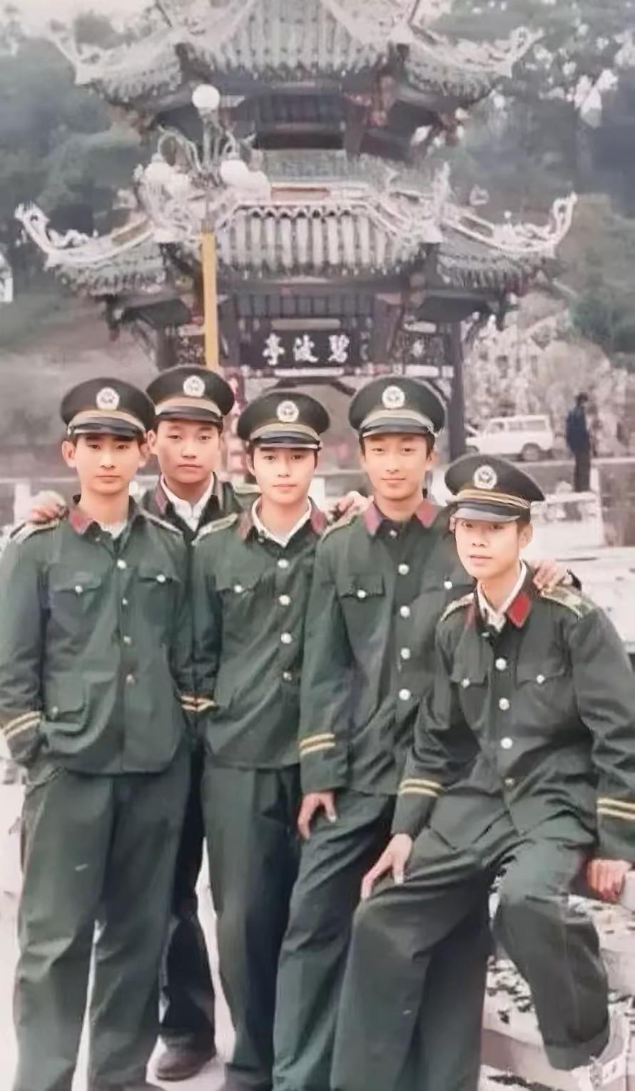 你还记得教训过的第一个人吗？上世纪90年代，我曾在派出所治安联防大队工作，刚穿