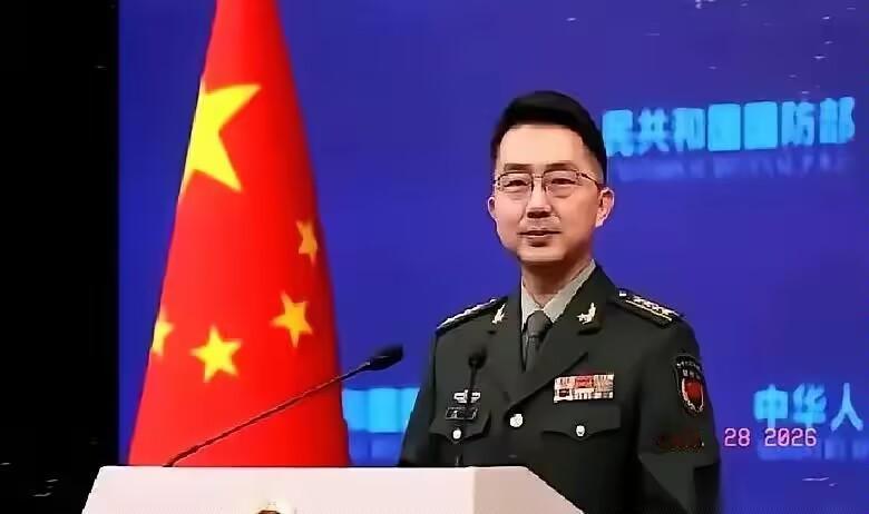 刷到一条消息，炸了。国防部直接把话挑明了：满18岁的男青年，必须兵役登记。不