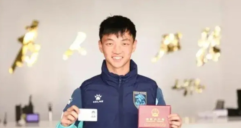 伊万的崇尚的菱形中场终于后继有人了！足协迟迟不公布国足集训名单，原来是为了等他！