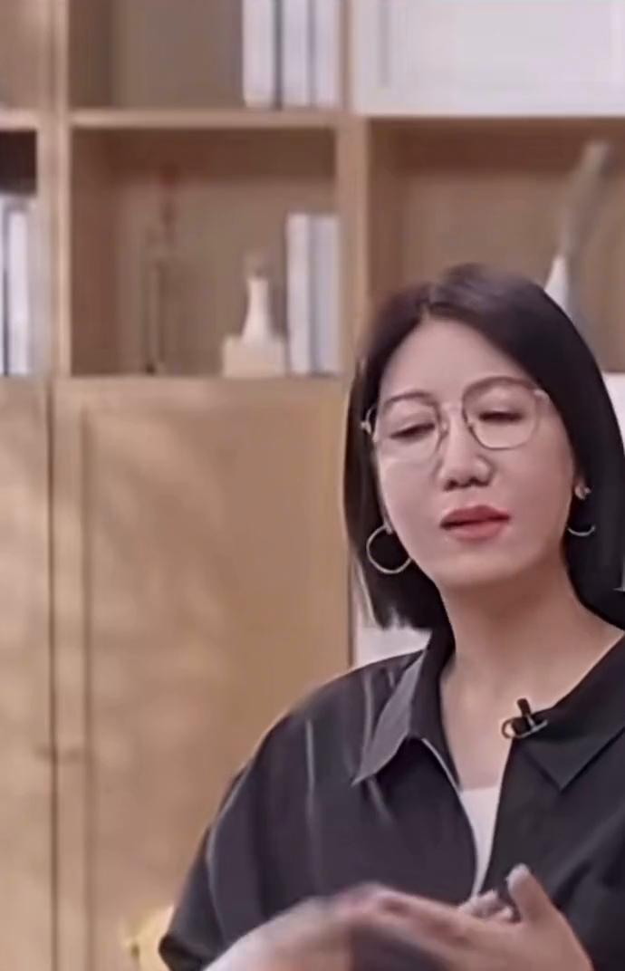 要有不怕被人讨厌的勇气。·第一点，不要陷入到字正清白的陷阱里。·第二点，三毛