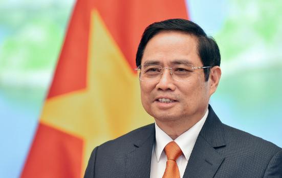 越南这波操作真是绝了！人家在南海西边玩命填岛，一年造8个，机场雷达全装上，跟搭