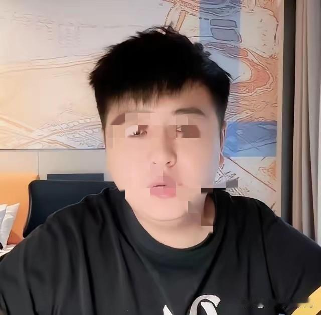 伦八跑到运城开了直播，大张旗鼓地说自己是专门出来帮李老师办事，支援李帅帅挂帅出征