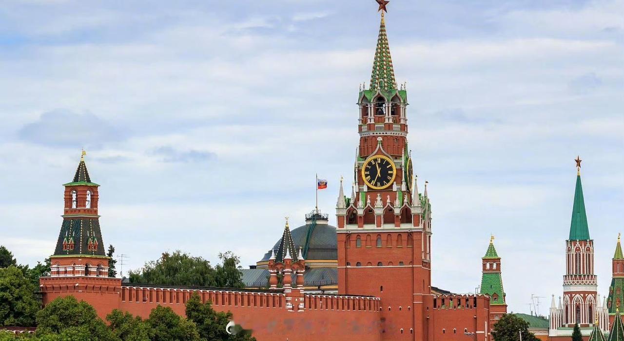 特朗普的一再退让给了俄罗斯人在谈判中的底气，他们在谈判中愈发的强硬，美国的和平计