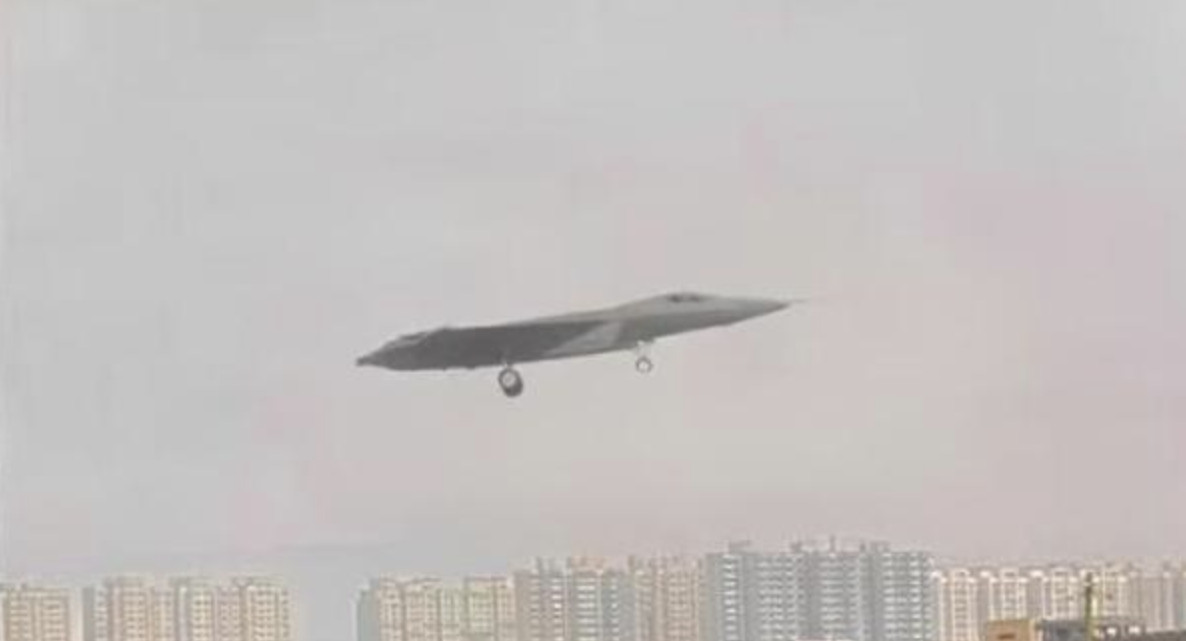 北六代侧视图出来了，看着真干练！​​​