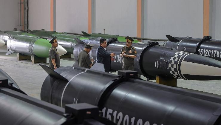 金正恩在出访中国前，特别做了两件大事，据韩媒报道，9月1日，金正恩将搭火车赴中国