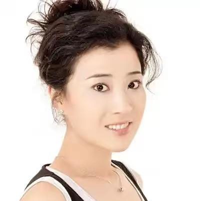 演艺圈里最重的东西，不是番位和片酬，而是一句临终托付。高秀敏走前，攥紧徒弟闫学