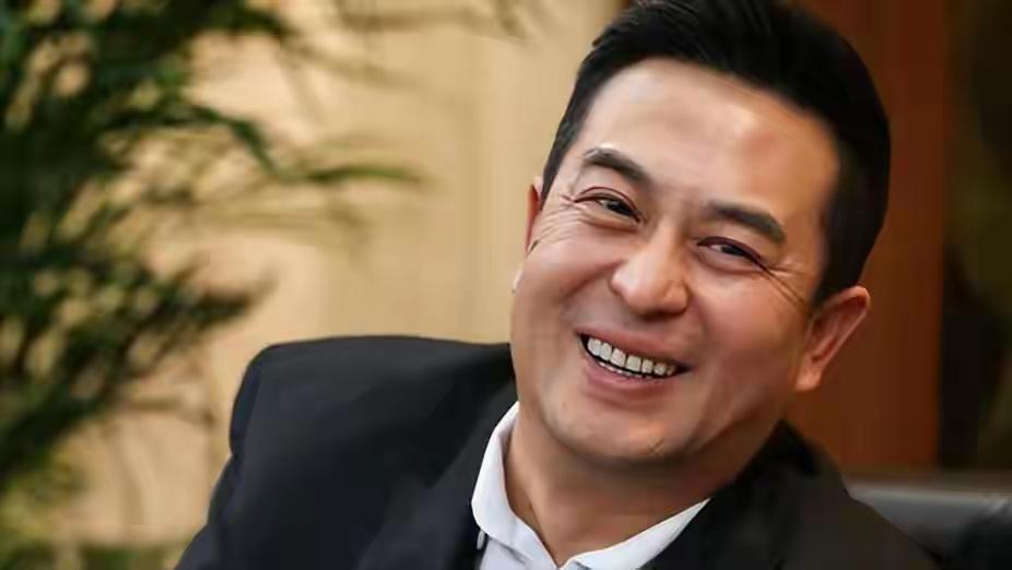 身家过亿，住4000万独栋别墅，可你猜他一个月零花钱多少？就2万。前阵子他5