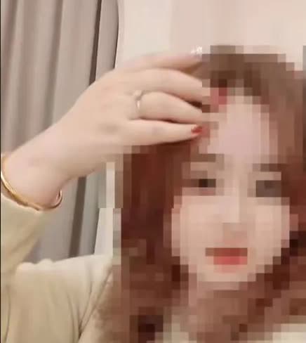 湖北孝感女子周某，发视频说自己年纪轻轻，爸妈就给自己办了低保，这几年自己过的爽歪