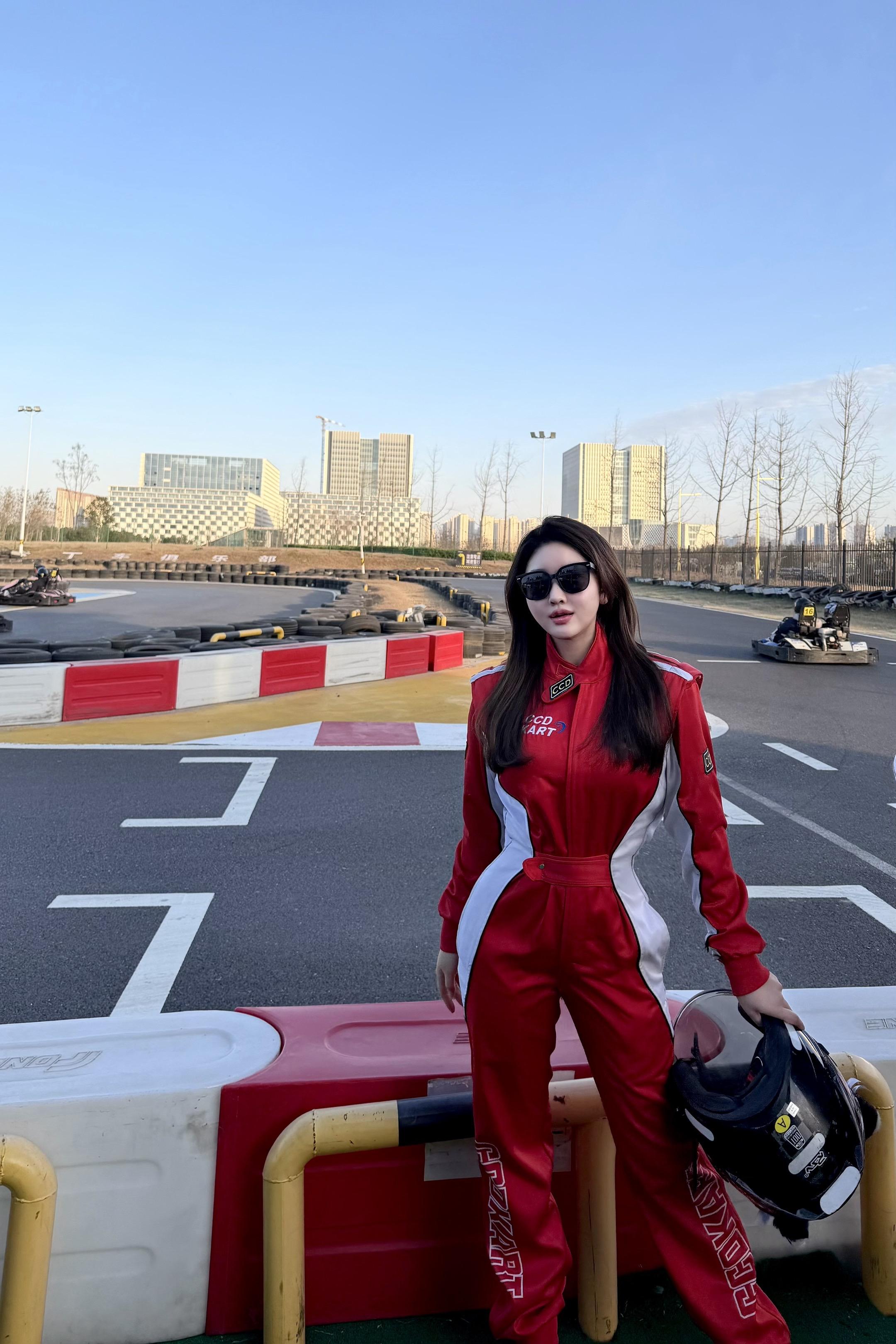 人群的嘘声和掌声，本质都是噪音