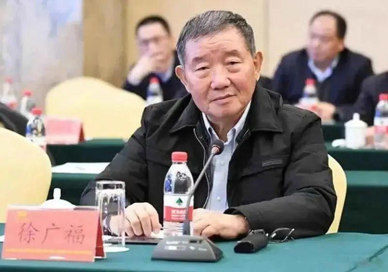 光伏领袖之楷模, 多晶硅巨头掌门人年逾杖朝仍坚守一线