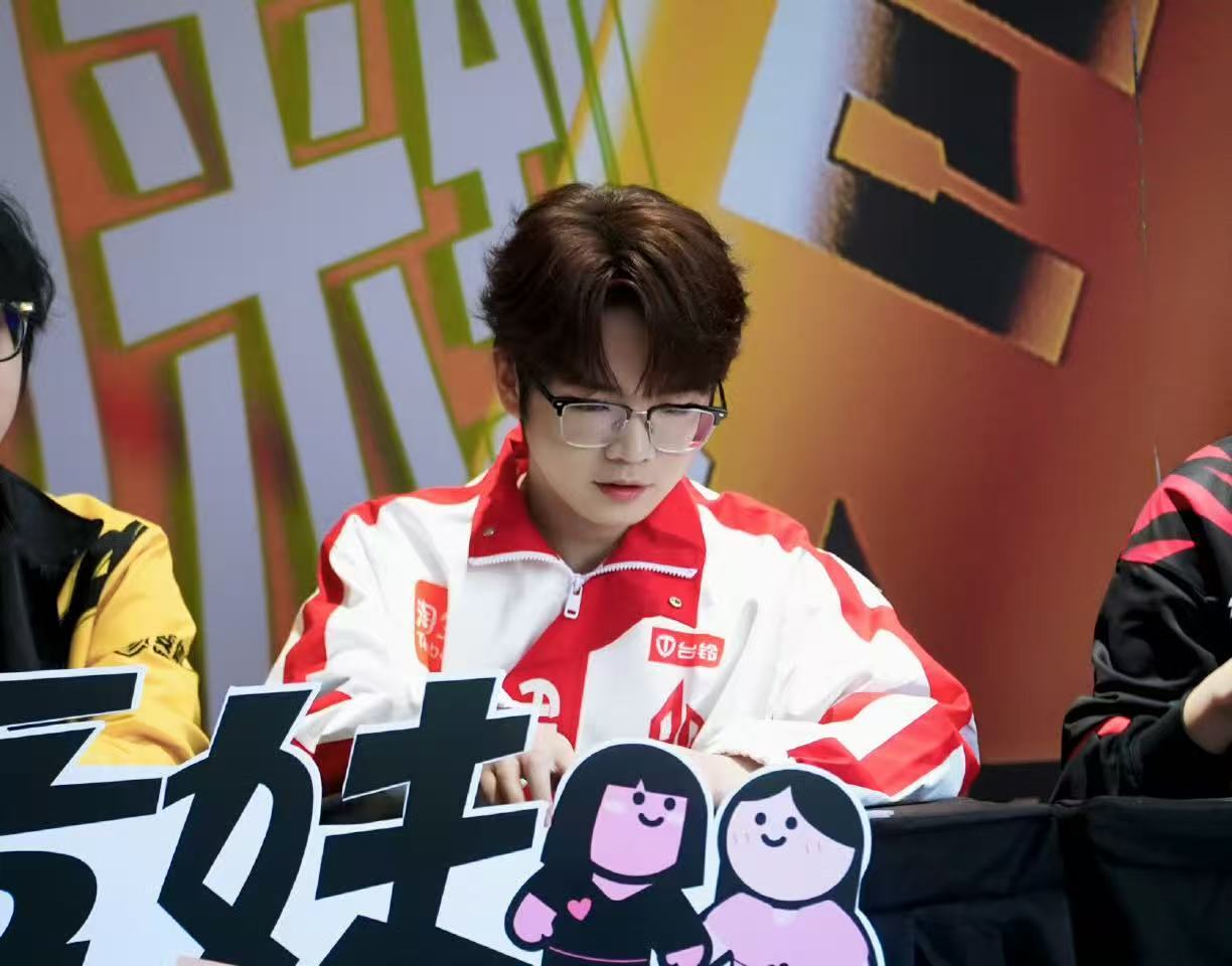 AG花花名场面复刻时隔许久再现名场面，AG全员解锁影分身玩法，复刻花花封神操作