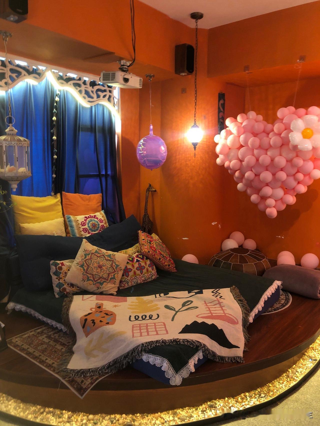 西安筑梦影院强制，异性陪伴服务近期，西安小寨商圈华雁大厦的“筑梦私人影院”