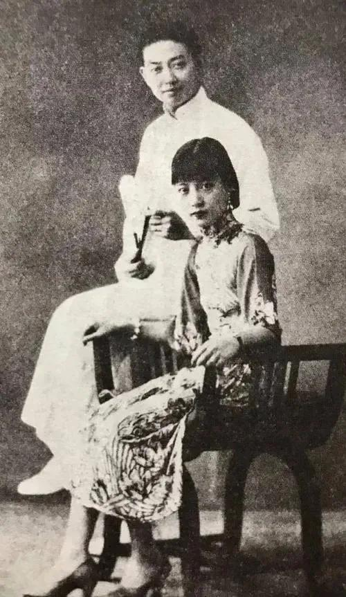 1933年，杜月笙给梅兰芳打电话，张口就要4万大洋。梅兰芳为难地说“杜老板，你知