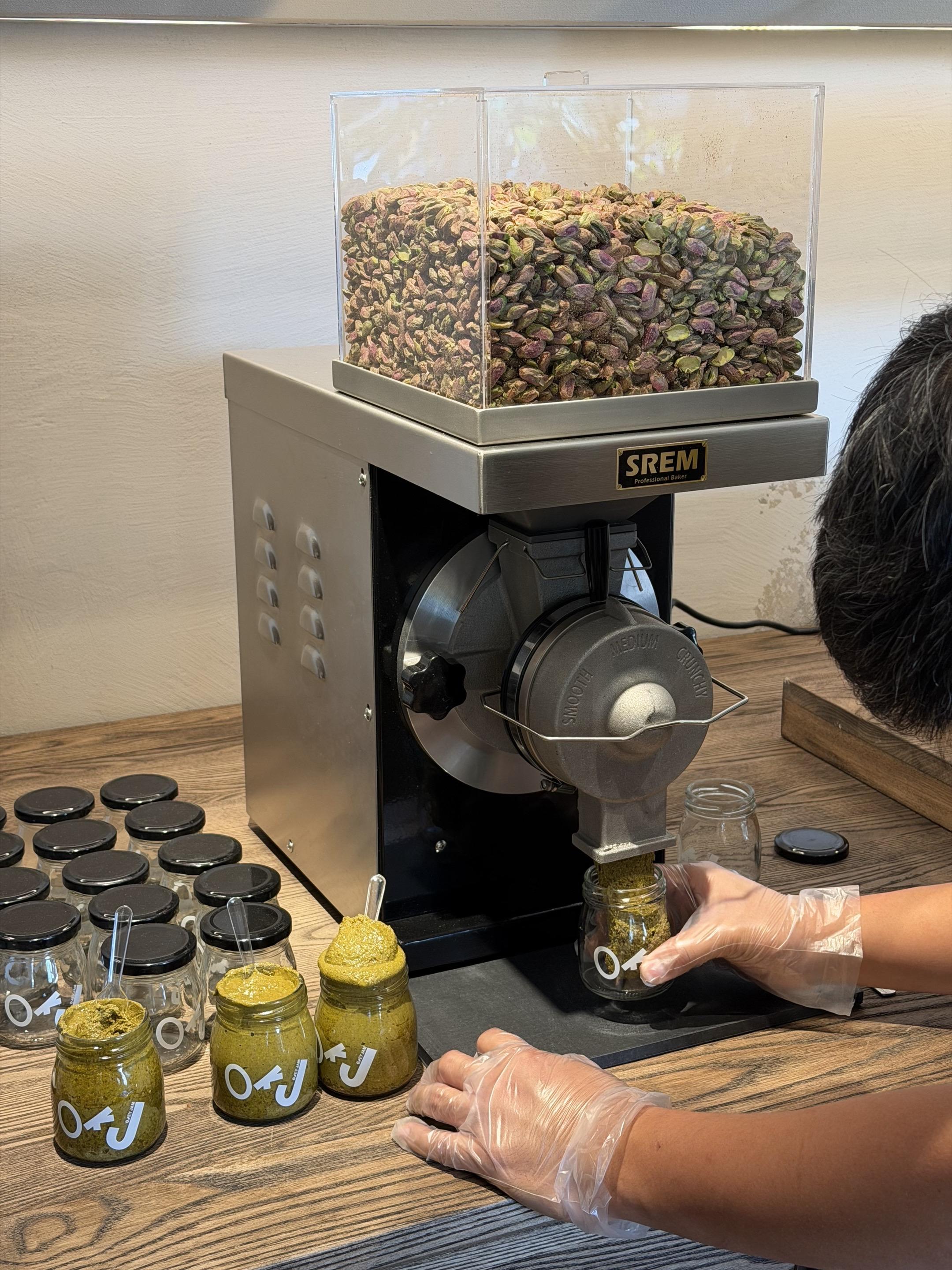 西南首家面包店好绝，现磨开心果酱！大悦城新开的面包店有点绝，听说是北京...