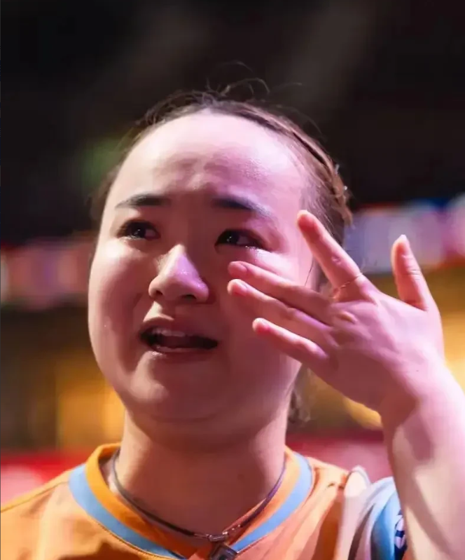 伊藤美诚1-3蒯曼！赛后伊藤美诚哭着接受采访，场面让人心疼“这场比赛输球，还