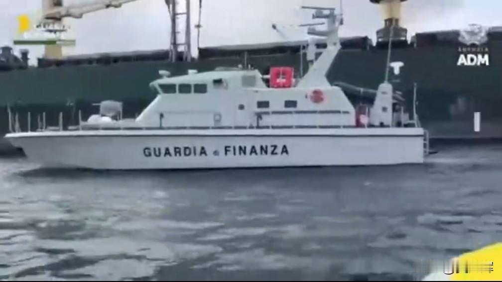 意大利扣押载有俄罗斯金属的货船意大利金融警卫队在一艘悬挂太平洋小国图瓦卢国