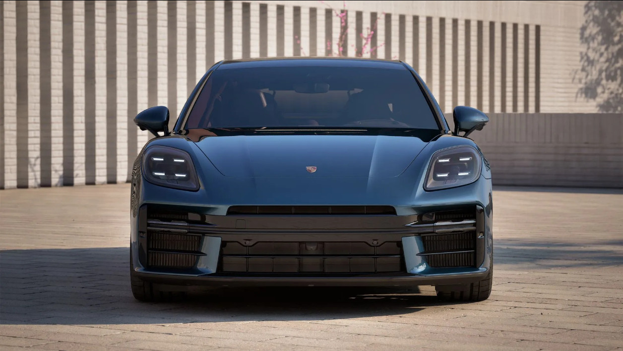 百万级轿车里，保时捷Panamera是最低趴的，造型真心动感犀利，太好看了。