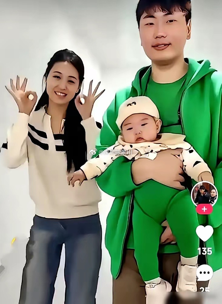 全网都笑朱小伟烂泥扶不上墙，殊不知这小子才是真正的人间清醒。大衣哥一场商演10