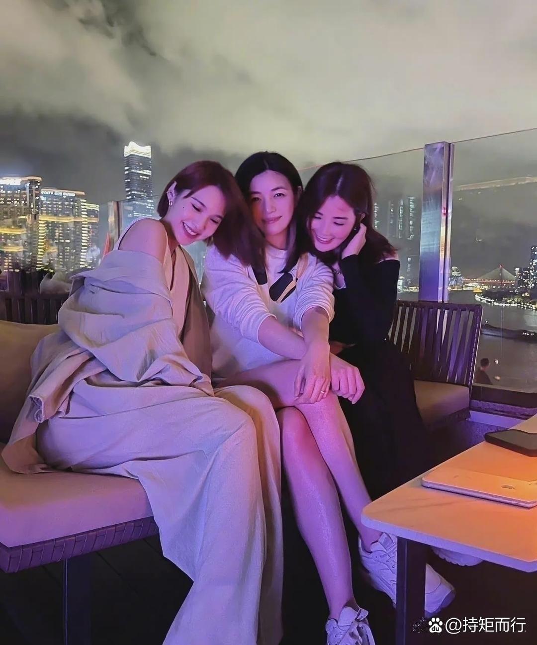 杨丞琳与蔡卓妍、陈妍希聚会，闺蜜的合影只有女人们才会懂得！​