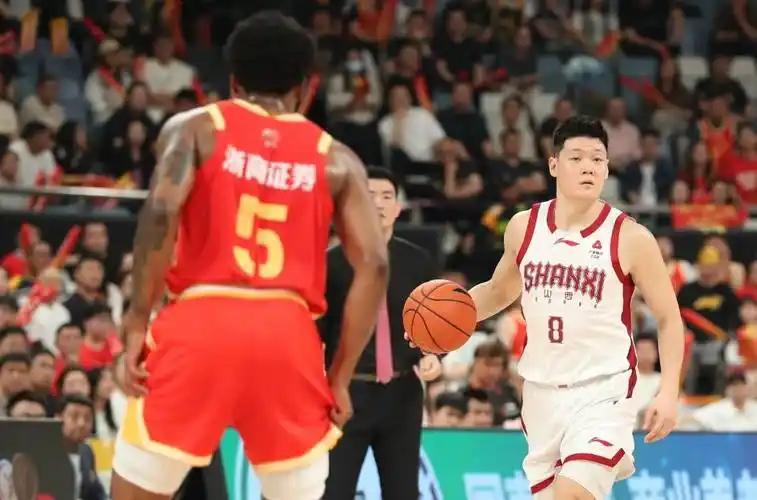 谁能想到卫冕冠军广厦主场会栽？山西男篮从10分落后硬生生追回来，最后张宁那两