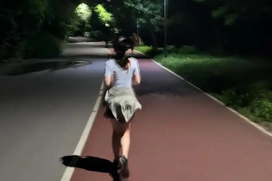 不要张嘴就是“我月薪3000，如何如何！”其实中国月薪3000的含金量是非常高