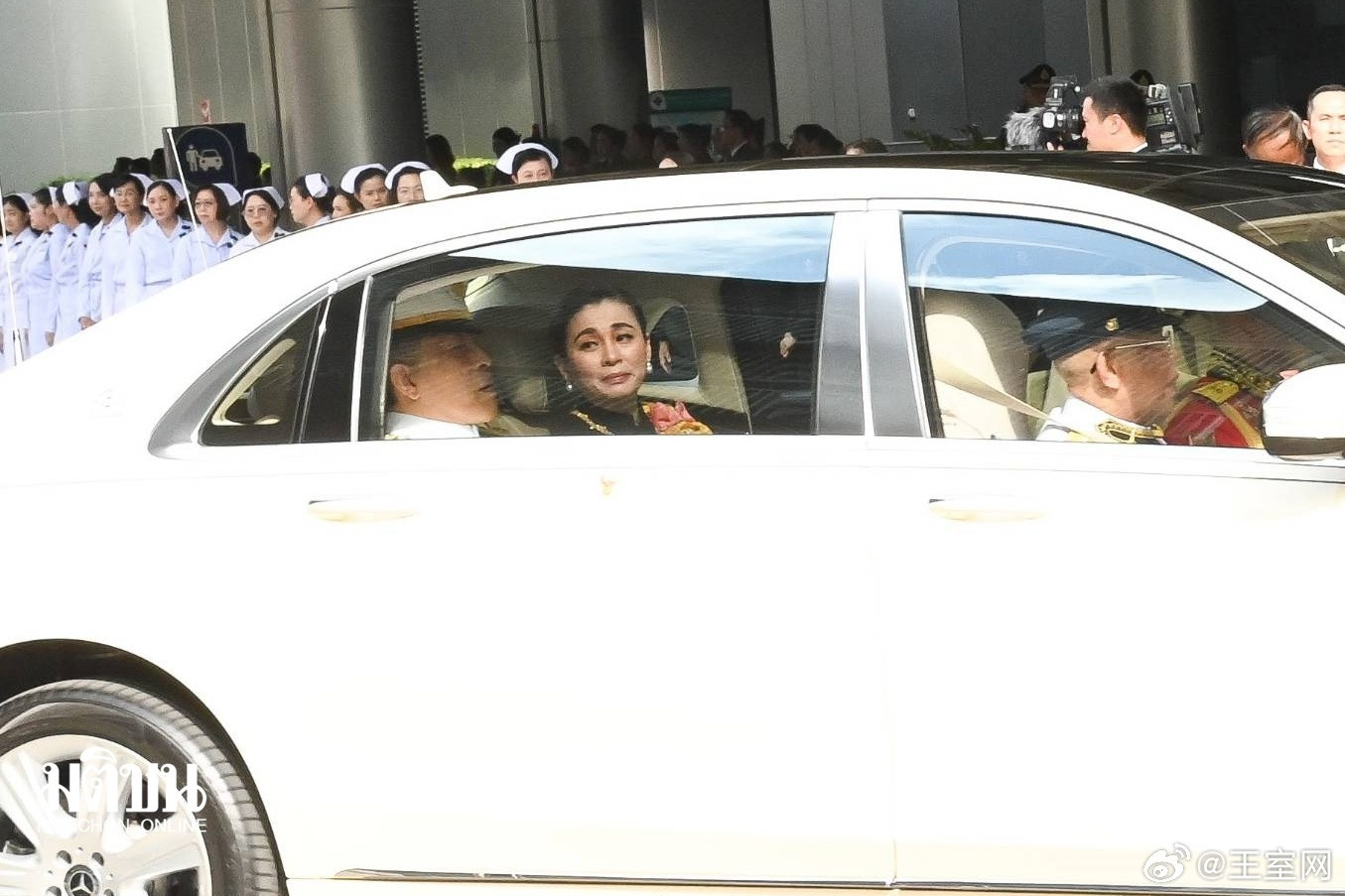 诗妮娜贵妃感觉应该哭了好长时间，难掩悲伤。世界各国王室泰国公主帕查拉吉迪雅帕逝世