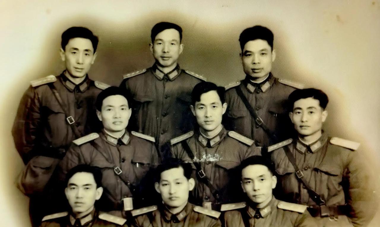 2025年底到2026年初，全国离休干部群体还在持续减少，这批人跟普通退休人员最