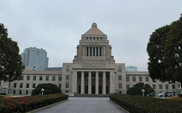 日本若继续踩中国红线，友好关系受损甚至断交，恐怕都不是最后代价中日之间的较量