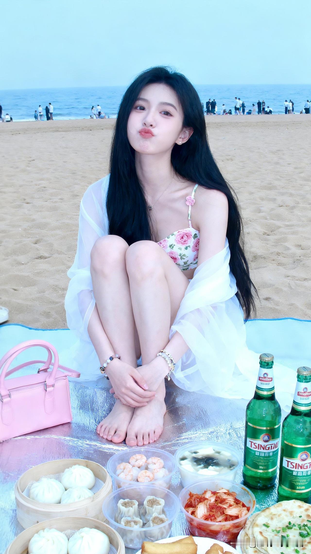 海风吹拂，美食相伴，尽享夏日时光。随手拍美景记录生活点滴沙滩野餐，美味佳肴，夏