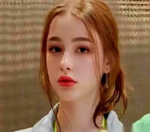 现在乌克兰的婚恋市场让人瞠目结舌，寻找恋情的乌克兰美女要长相有长相，要学历有学历