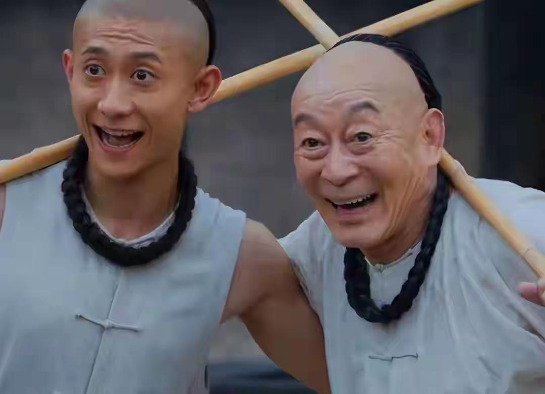 梁朝伟版的韦小宝才是永远的经典，陈小春演了个傻子，黄晓明演了个偷人的假太监，张