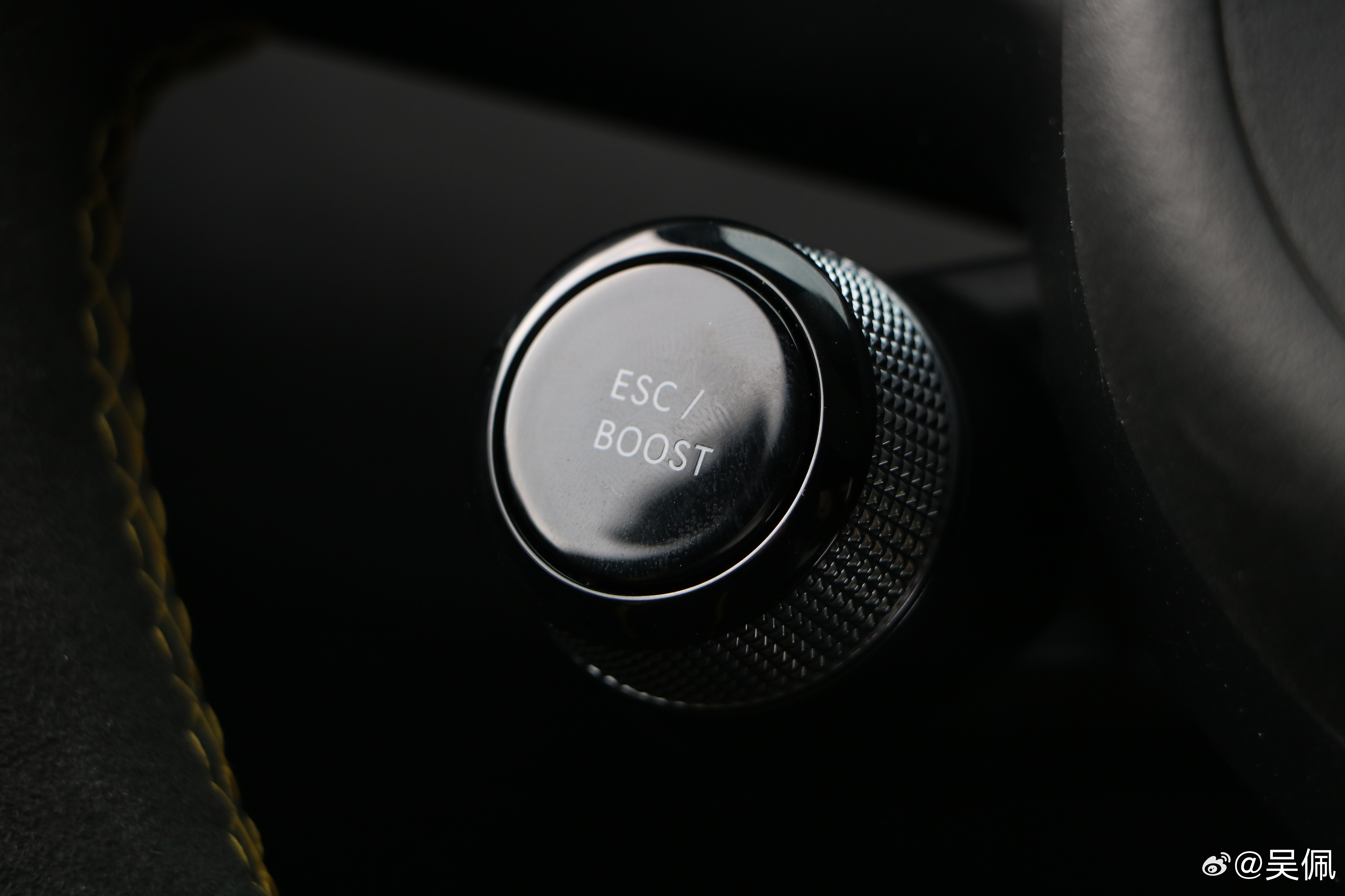 上了900V之后，极氪007更省电了。顺便说一句，我们开的这台车是585kW的四