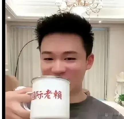 孟贺太败好感了！年纪轻轻，不好好干事业，天天抓着前东家不放。直播间各种内涵，各