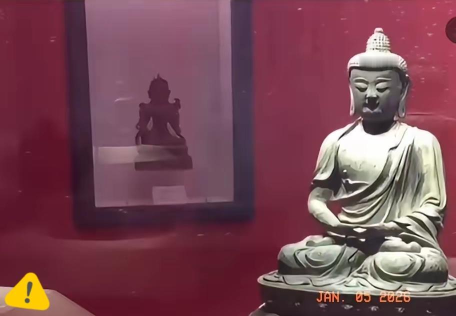 佛像没丢，但这结果比丢了还让人心里发堵。崔凤祥大爷当年捧着宝贝去捐赠，冲的