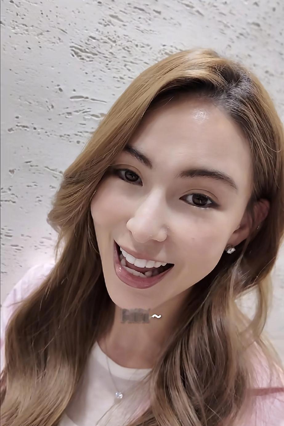 4月23日，昆凌回到了墨尔本，脸怎么成这样了？和年轻时完全不一样了，素颜下巴好尖