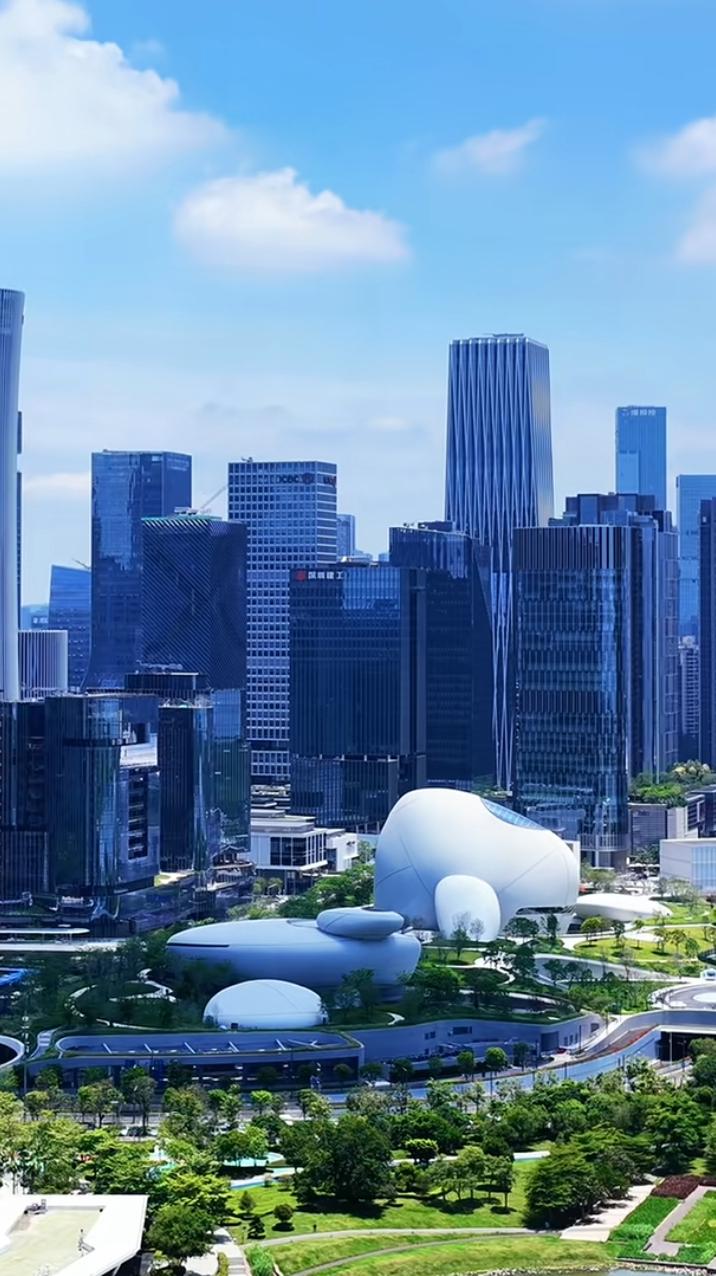 这应该是目前深圳城市颜值最高，最有视觉冲击力的城区，深圳市南山中心区后海CBD。