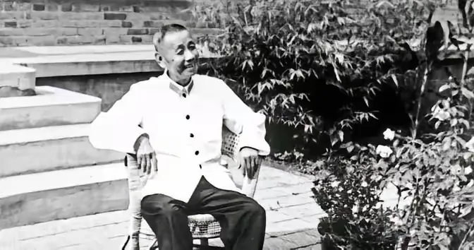 1977年经中央决定免去王宏坤的海军第二政委职务，1983年4月王宏坤按兵团级离