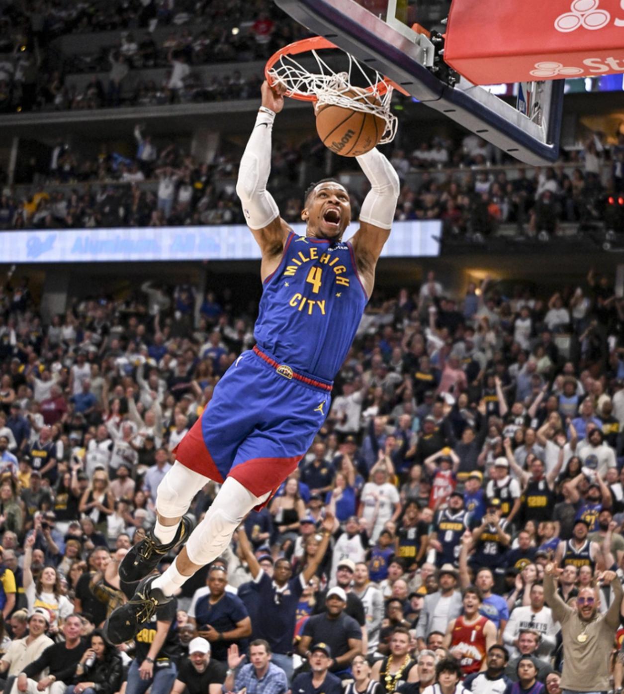 威少退役的也太突然了！事实上，威少比杜兰特，还要小一个多月，两人都是1988