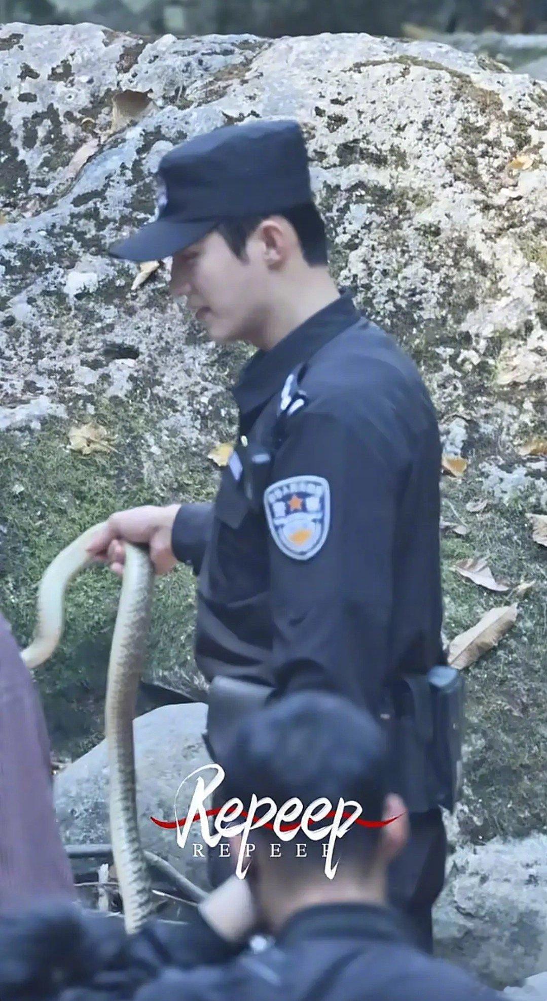 黄景瑜太猛了，这真蛇假蛇啊～